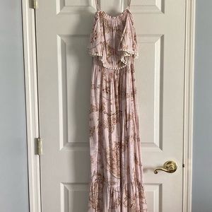 Pretty maxi dress great for spring